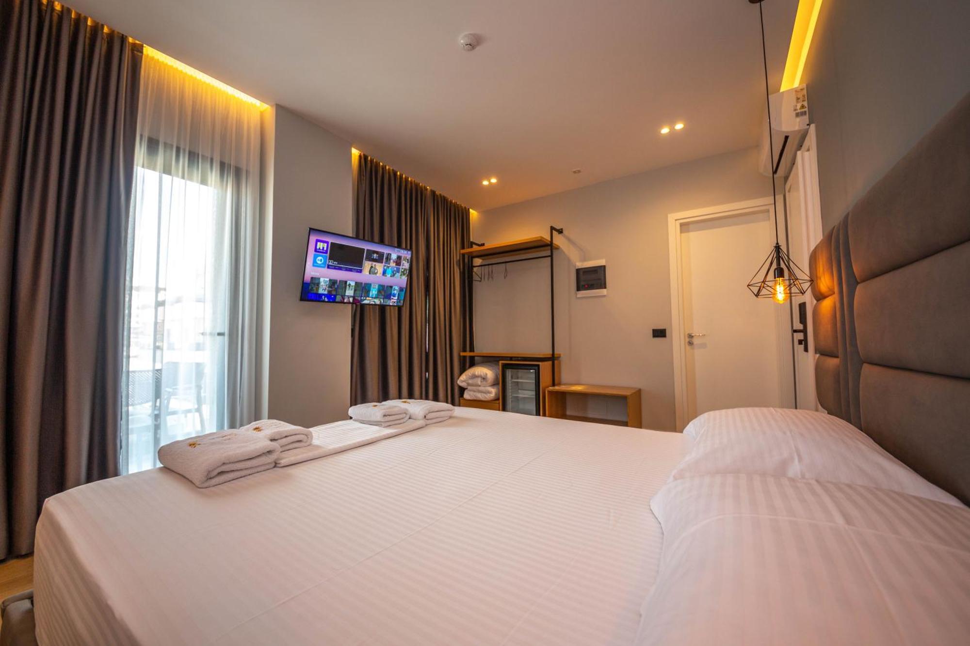 Absolute Hotel Ксаміл Екстер'єр фото